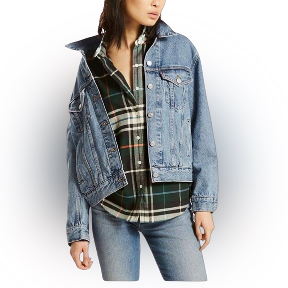 Levi's Womens 29944 0012 Stonewash Ex Boyfriend Denim Jean Trucker Jacket medium - Picture 1 of 9